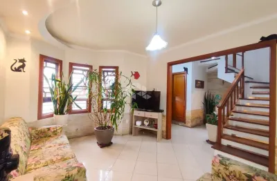 Casa de 4 dormitórios com 2 vagas em condomínio fechado no ecoville
