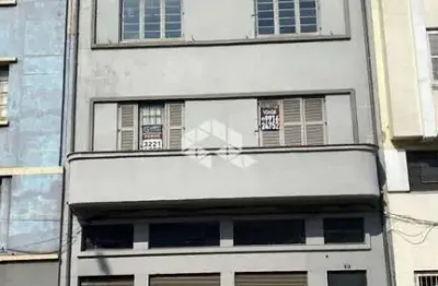 Loja térrea de 03 aberturas de 80 m² na farrapos com apartamento de 04 dormitórios