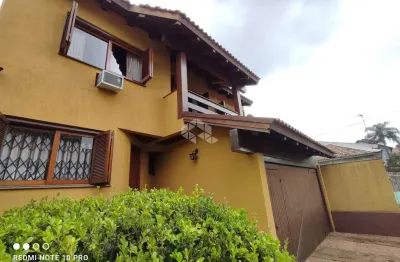 Casa com 4 quartos à venda na Rua Jorge Salis Goulart, 138, Jardim São Pedro, Porto Alegre