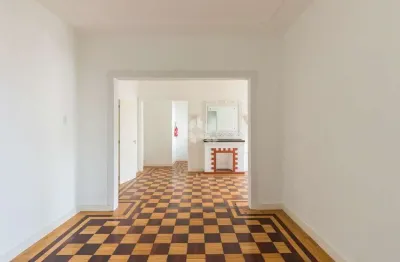 Casa/ sobrado com 614m², com 2 vagas de garagem coberta e edícula - moinhos de vento