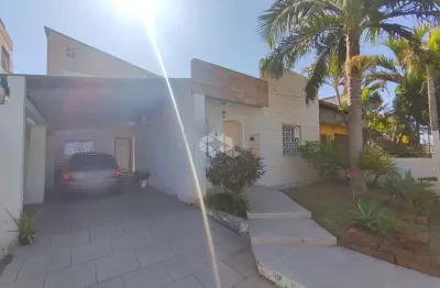 Casa com 3 quartos à venda na Rua das Caravelas, 783, Vila Ipiranga, Porto Alegre