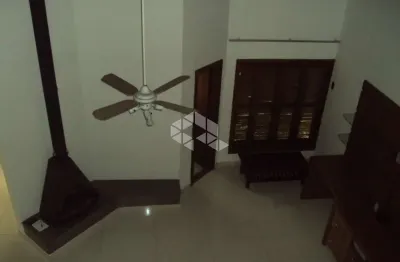 Casa de 4 dormitórios, 2 suítes, com closet, jardim e piscina no jardim itu
