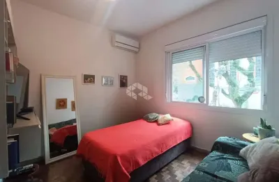 Apartamento semimobiliado com 1 dormitóro sem vaga - cidade baixa