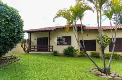 Casa de 03 dormitórios, suíte e 205m² no bairro  harmonia em canoas