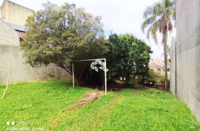 Terreno residencial medindo 10mx33m no bairro jardim são pedro em porto alegre. aceita financiamento!