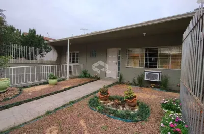 Casa semi-mobiliada com 3 suítes e 3 vagas em guarani, novo hamburgo