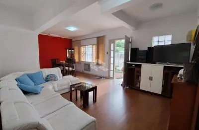 Casa Semi-Mobiliada com 3 Suítes e 3 vagas em Guarani, Novo Hamburgo