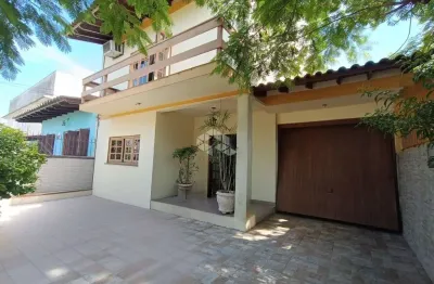 Casa sobrado com 3 dormitórios, suíte, área gourmet, lareira, 4 vagas, edícula com estúdio - bom jesus