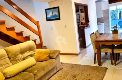 Casa a venda com 03 quartos em  condomínio fechado -bairro ipanema