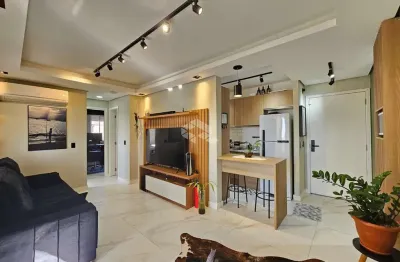 Apartamento  diferenciado, todo semiimobiliado 2 dormitórios, no condomínio cromo, humaitá, porto alegre
