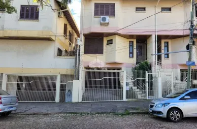 Casa com 3 quartos à venda na Travessa Olintho Sanmartin, 30, Vila Ipiranga, Porto Alegre
