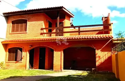 Sobrado com 03 quartos -02 vagas -jardim são pedro -porto alegre