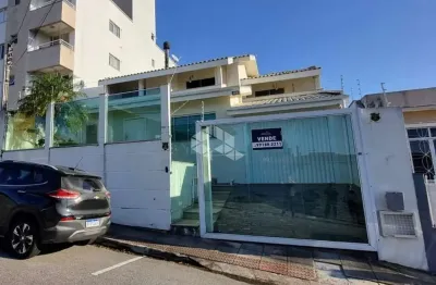 Casa com 4 quartos à venda na Frontino Coelho Pires, 327, Jardim Cidade de Florianópolis, São José