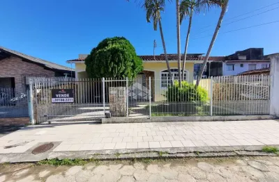 Casa com 3 quartos + edícula com churrasqueira no bairro bela vista i - são josé