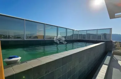 Cobertura com vista panorâmica 180º e vista para a beira mar de são josé-sc
