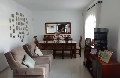 Casa sobrado  com 4 quartos  01 suíte em barreiros- são josé/sc