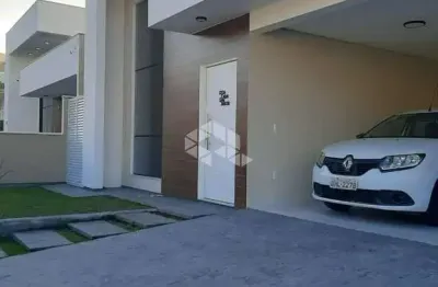 Casa com 03 quartos, sendo 01 suíte e closet, na Pedra Branca, Palhoça- SC.