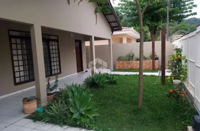 Casa com 4 quartos à venda na Rua Acary Margarida, 124, Canasvieiras, Florianópolis