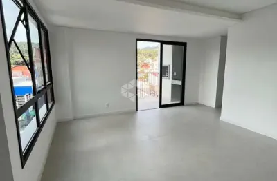 Apartamento de 2 dormitórios, sendo 1 suíte no joão paulo, com 1 banheiro social  e 1 vaga de garagem