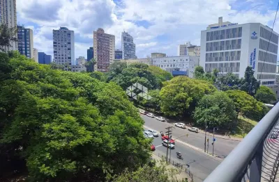 Excelente apartamento de três dormitórios no centro historico