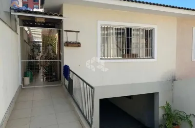 Casa com 3 quartos à venda na Rua Irmãos Pila, 468, Vila Mazzei, São Paulo