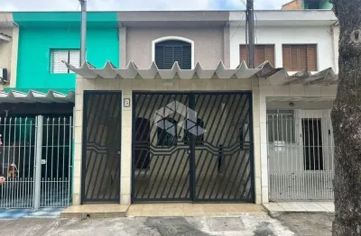 Casa em Vila Fechada com 02 quartos e uma vaga próximo ao Center Norte