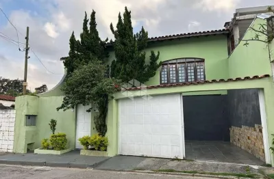 Sobrado a venda no horto florestal com 03 dormitórios e 02 a