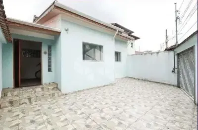 Casa térrea  venda na Vila Romero com 03 dormitórios e 03 vagas.