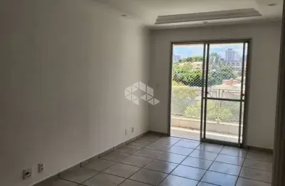 Apartamento de 56m², face norte, 2 dormitórios, sala com boa iluminação natural, cozinha e 1 vaga de garagem.