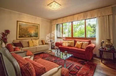 Apartamento 04 dormitórios com 2 vagas no petrópolis