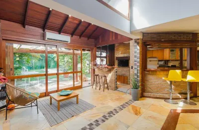 Casa com 4 quartos à venda na Rua Conde da Figueira, 553, Vila Jardim, Porto Alegre