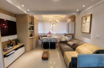 Apartamento 2 dormitórios reformado e muito bem localizado no bairro petrópolis!