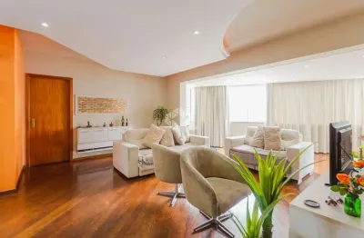 Apartamento reformado, com 159 m2, 4 suítes, e 2 vagas no bairro boa vista