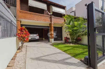 Casa com 3 quartos à venda na Rua Domingos Crescêncio, 661, Santana, Porto Alegre