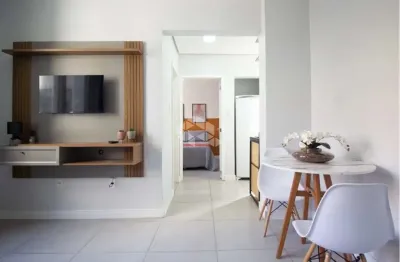 Apartamento mobiliado com 01 dormitório no centro histórico