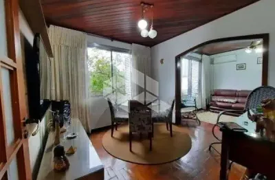 Apartamento com 4 dormitórios e vaga no passo da areia