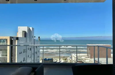 Descubra o prazer de viver com os pés na areia e o som do mar ao fundo!