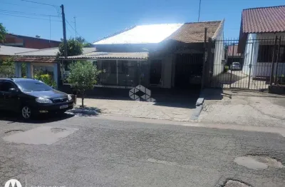 Casa com 3 quartos à venda na Barão De Santo ÂNgelo, 204, Centro, Canoas