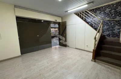 Loja  espaçosa com mezanino de 54 m²  no edifício epicuê - centro - canoas rs.