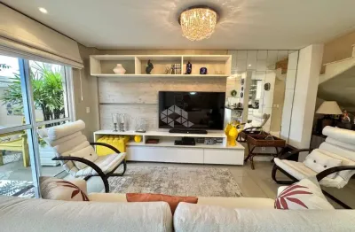 Sobrado  com 161m² , 3 quartos (1 suíte)  e 2 vagas cobertas no condomínio resiidêncial privilege exclusive house em canoas rs