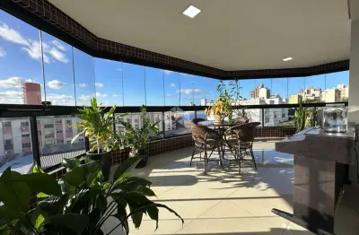 Apartemento semi mobiliado com 152 m2, 3 quartos sendo 1 suíte c/banheira  e  3 sacada,living duplo e amplo, 2 vagas cobertas no Centro de Canoas.