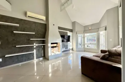 Sobrado 4 dormitórios, 1 suíte, sótão, 300 m² construído, bairro moinhos de ventos