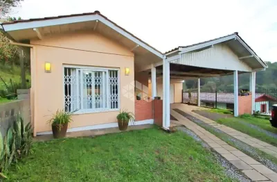 Casa com 4 quartos à venda na Rua Guaíba, 44, Medianeira, Farroupilha