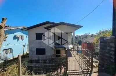 Casa com 02 moradias no bairro bela vista em farroupilha
