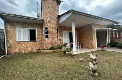 Casa com 3 dormitórios, 2 banheiros no bairro 1 de maio