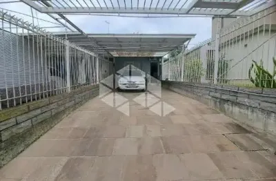 Sobrado  com dois dormitórios no bairro belvedere farroupilha rs