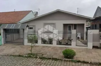 Casa com 02 moradias no bairro bela vista em farroupilha