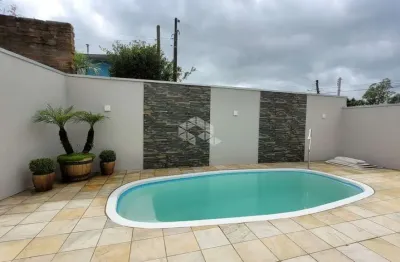 Sobrado no bairro primeiro de maio com 2 dormitórios, área gourmet com piscina.