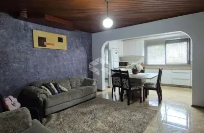 Casa residencia lcom 189,10m2 e área comercial com 114,47m2