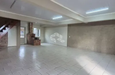 Casa de esquina, 03 dormitórios no Bairro Monte Verde em Farroupilha RS